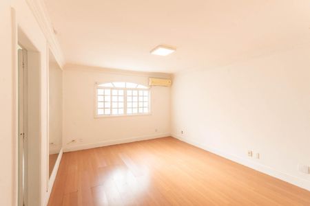 Casa para alugar com 346m², 4 quartos e 1 vagaSuíte