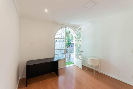 Casa para alugar com 346m², 4 quartos e 1 vagaQuarto  2