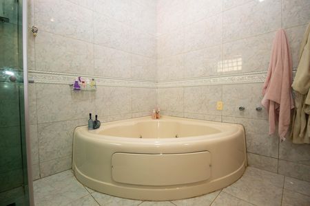 Casa de condomínio à venda com 800m², 4 quartos e 10 vagasBanheiro da Suíte Master
