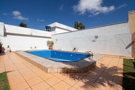 Casa de condomínio à venda com 800m², 4 quartos e 10 vagasPiscina