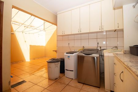 Casa de condomínio à venda com 800m², 4 quartos e 10 vagasÁrea de Serviço