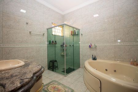 Casa de condomínio à venda com 800m², 4 quartos e 10 vagasBanheiro da Suíte Master