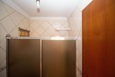 Casa de condomínio à venda com 800m², 4 quartos e 10 vagasBanheiro de Serviço