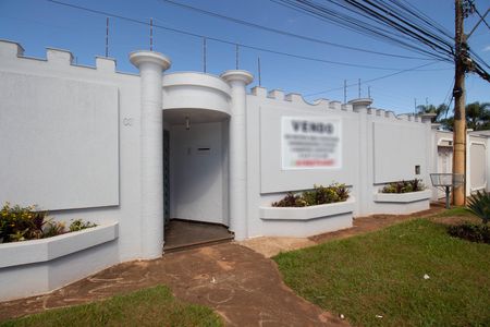 Casa de condomínio à venda com 800m², 4 quartos e 10 vagasFachada