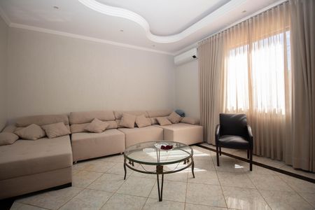 Casa de condomínio à venda com 800m², 4 quartos e 10 vagasSala 1