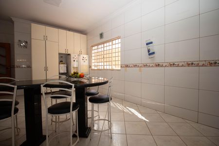 Casa de condomínio à venda com 800m², 4 quartos e 10 vagasCozinha