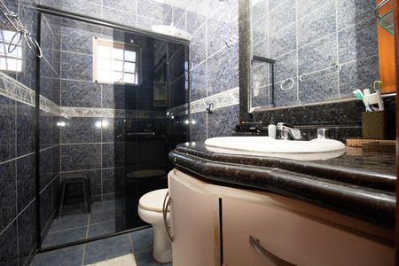 Casa de condomínio à venda com 800m², 4 quartos e 10 vagasBanheiro da Suíte 