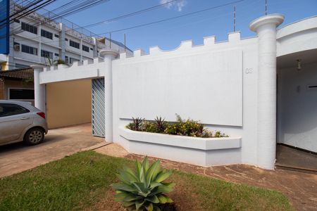 Casa de condomínio à venda com 800m², 4 quartos e 10 vagasFachada