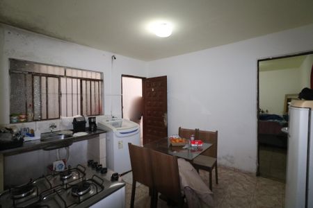 Casa à venda com 300m², 3 quartos e 1 vaga Casa à venda com 300m², 3 quartos e 1 vagaCasa 02