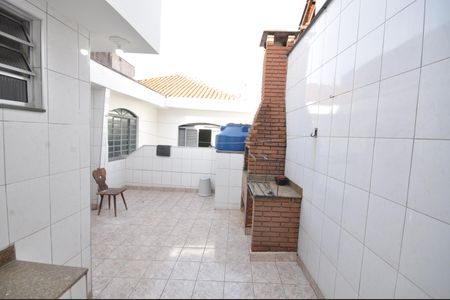 Casa para alugar com 130m², 2 quartos e sem vagaQuintal