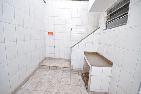 Casa para alugar com 130m², 2 quartos e sem vagaQuintal