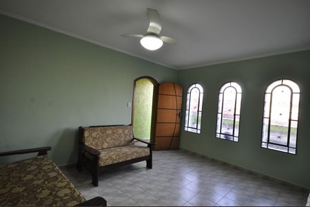 Casa para alugar com 130m², 2 quartos e sem vagaSala