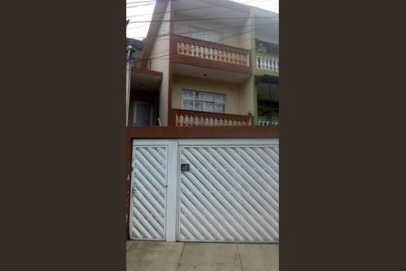 Casa à venda com 107m², 3 quartos e 2 vagas Casa à venda com 107m², 3 quartos e 2 vagasFachada