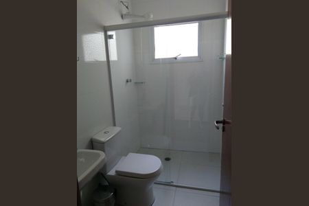 Casa à venda com 107m², 3 quartos e 2 vagas Casa à venda com 107m², 3 quartos e 2 vagasBanheiro