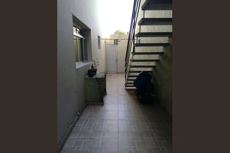 Casa à venda com 107m², 3 quartos e 2 vagas Casa à venda com 107m², 3 quartos e 2 vagasÁrea externa