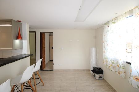 Apartamento para alugar com 44m², 2 quartos e sem vagaSala / Cozinha