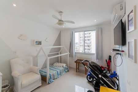 Apartamento à venda com 210m², 3 quartos e 2 vagasSuíte 2