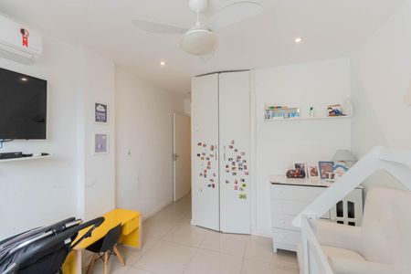 Apartamento à venda com 210m², 3 quartos e 2 vagasSuíte 2