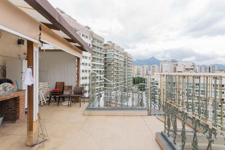 Apartamento à venda com 210m², 3 quartos e 2 vagasTerraço