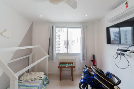 Apartamento à venda com 210m², 3 quartos e 2 vagasSuíte 2