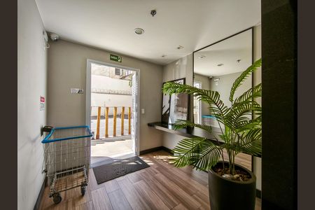 Apartamento à venda com 44m², 2 quartos e 1 vaga Apartamento à venda com 44m², 2 quartos e 1 vagaFachada e portaria