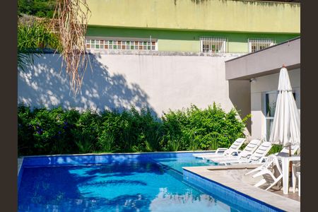Apartamento à venda com 44m², 2 quartos e 1 vaga Apartamento à venda com 44m², 2 quartos e 1 vagaÁrea comum - Piscina
