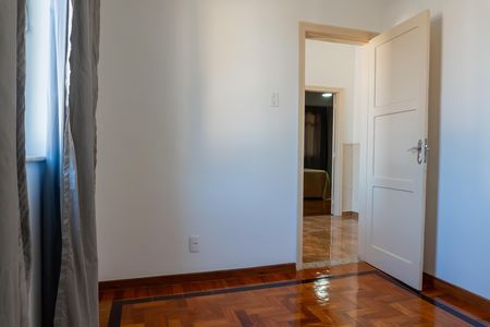 Casa à venda com 210m², 6 quartos e 2 vagas Casa à venda com 210m², 6 quartos e 2 vagasQuarto 1