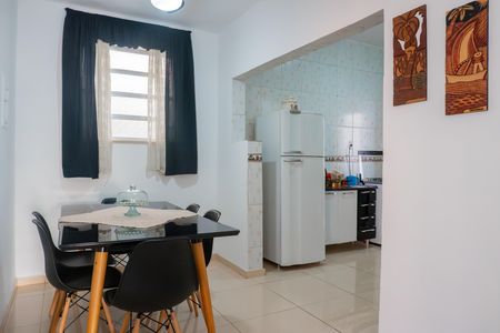 Casa à venda com 210m², 6 quartos e 2 vagas Casa à venda com 210m², 6 quartos e 2 vagasCozinha
