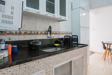 Casa à venda com 210m², 6 quartos e 2 vagas Casa à venda com 210m², 6 quartos e 2 vagasCozinha