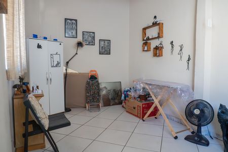 Casa à venda com 210m², 6 quartos e 2 vagas Casa à venda com 210m², 6 quartos e 2 vagasÁrea de Serviço