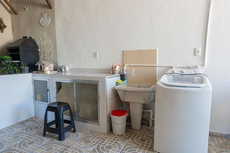 Casa à venda com 210m², 6 quartos e 2 vagas Casa à venda com 210m², 6 quartos e 2 vagasÁrea de Serviço