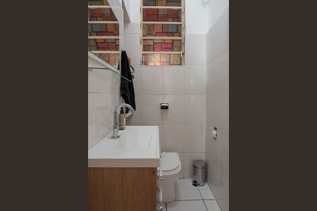 Casa à venda com 210m², 6 quartos e 2 vagas Casa à venda com 210m², 6 quartos e 2 vagasLavabo