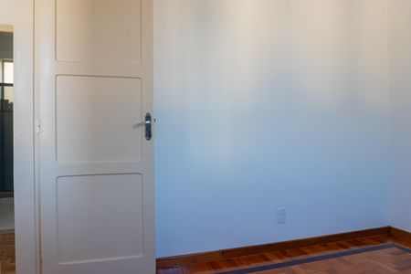Casa à venda com 210m², 6 quartos e 2 vagas Casa à venda com 210m², 6 quartos e 2 vagasQuarto 1