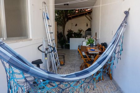 Casa à venda com 210m², 6 quartos e 2 vagas Casa à venda com 210m², 6 quartos e 2 vagasTerraço