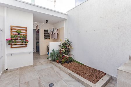 Casa à venda com 150m², 2 quartos e 1 vaga Casa à venda com 150m², 2 quartos e 1 vagaQuintal