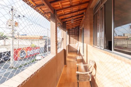 Sacada do quarto 1 de casa para alugar com 3 quartos, 120m² em Vila Margarida, Carapicuíba