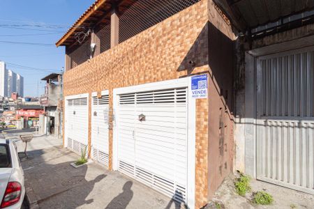 Casa para alugar com 120m², 3 quartos e 1 vaga Casa para alugar com 120m², 3 quartos e 1 vagaFachada