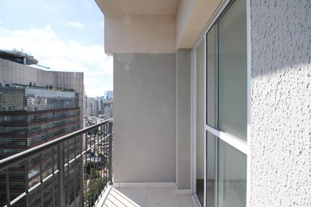 Apartamento à venda com 31m², 1 quarto e sem vaga Apartamento à venda com 31m², 1 quarto e sem vagaVaranda