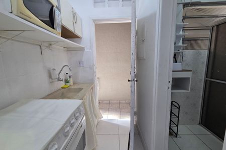 Cozinha de kitnet/studio para alugar com 1 quarto, 24m² em Cidade Ocian, Praia Grande