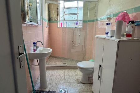Banheiro de apartamento para alugar com 2 quartos, 100m² em Estuário, Santos