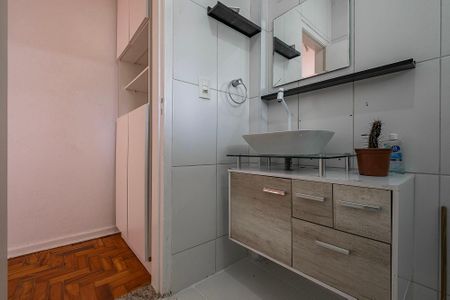 Apartamento para alugar com 71m², 2 quartos e sem vagaBanheiro