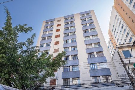Apartamento para alugar com 71m², 2 quartos e sem vagaFachada