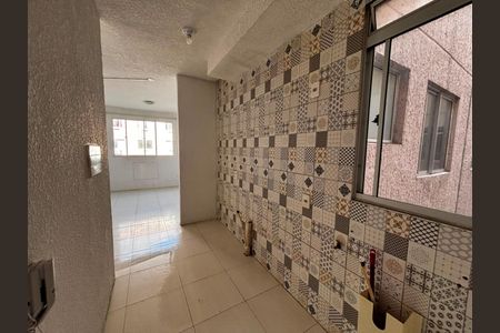 Cozinha de apartamento para alugar com 2 quartos, 40m² em Hípica, Porto Alegre