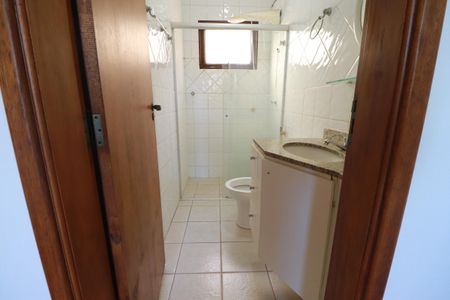 Apartamento para alugar com 72m², 2 quartos e 2 vagasBanheiro suite 
