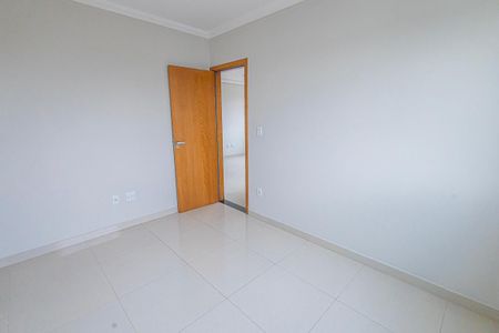 quarto 1 de apartamento para alugar com 2 quartos, 48m² em Jardim Leblon, Belo Horizonte
