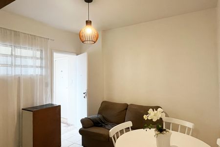 Sala de apartamento para alugar com 2 quartos, 50m² em Gonzaga, Santos