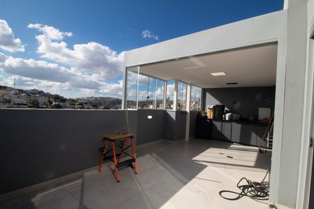 Apartamento à venda com 148m², 2 quartos e 2 vagas Apartamento à venda com 148m², 2 quartos e 2 vagasCobertura