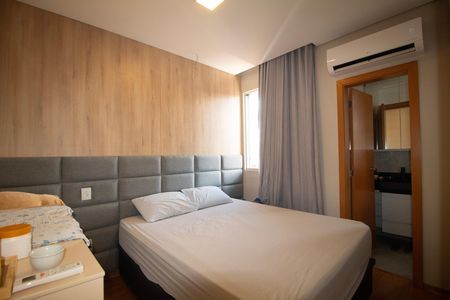 Apartamento à venda com 148m², 2 quartos e 2 vagas Apartamento à venda com 148m², 2 quartos e 2 vagasQuarto 01- Suite