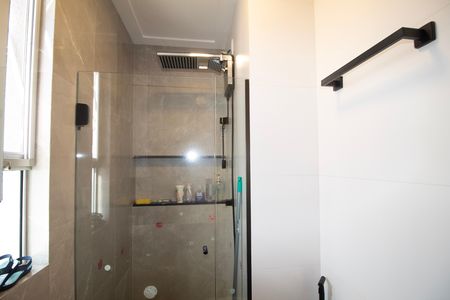 Apartamento à venda com 148m², 2 quartos e 2 vagas Apartamento à venda com 148m², 2 quartos e 2 vagasBanheiro da Suite