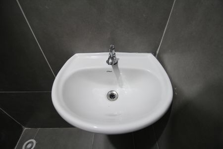 Banheiro de casa para alugar com 1 quarto, 38m² em Cidade Intercap, Taboão da Serra